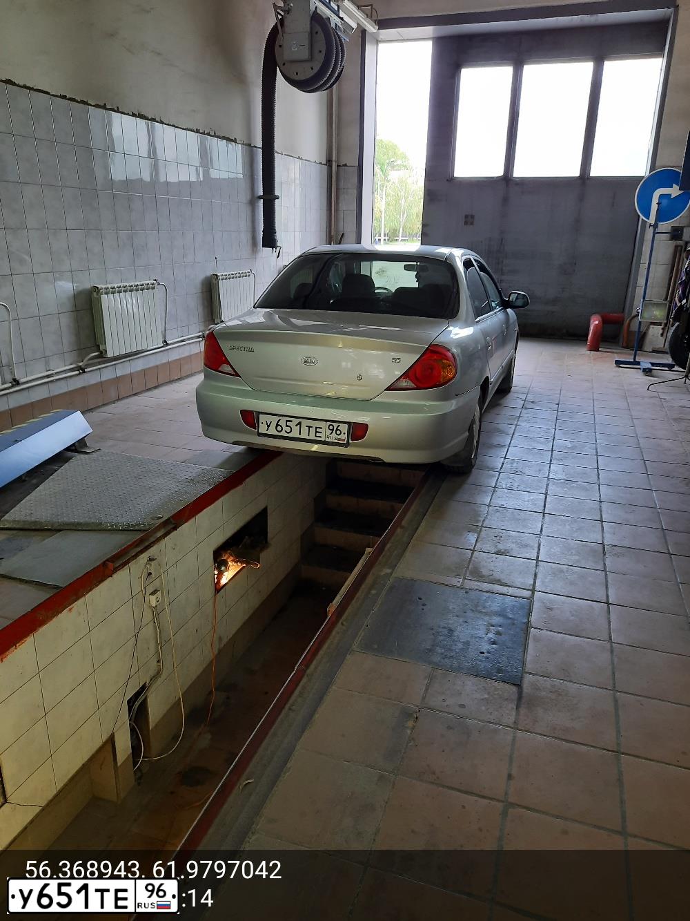 Фото автомобиля KIA SPECTRA, 2008 — госномер У651ТЕ96. Цвет: СЕРЕБРИСТЫЙ