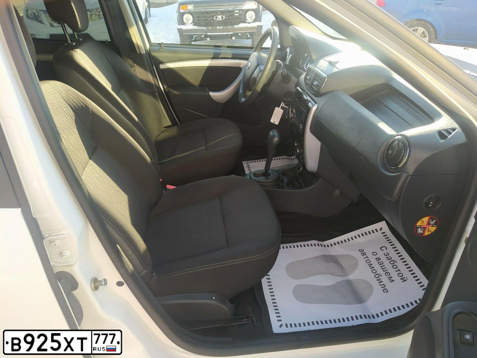Фото автомобиля LADA XRAY, 2016 — госномер У498ВМ790. Цвет: СЕРЕБРИСТЫЙ