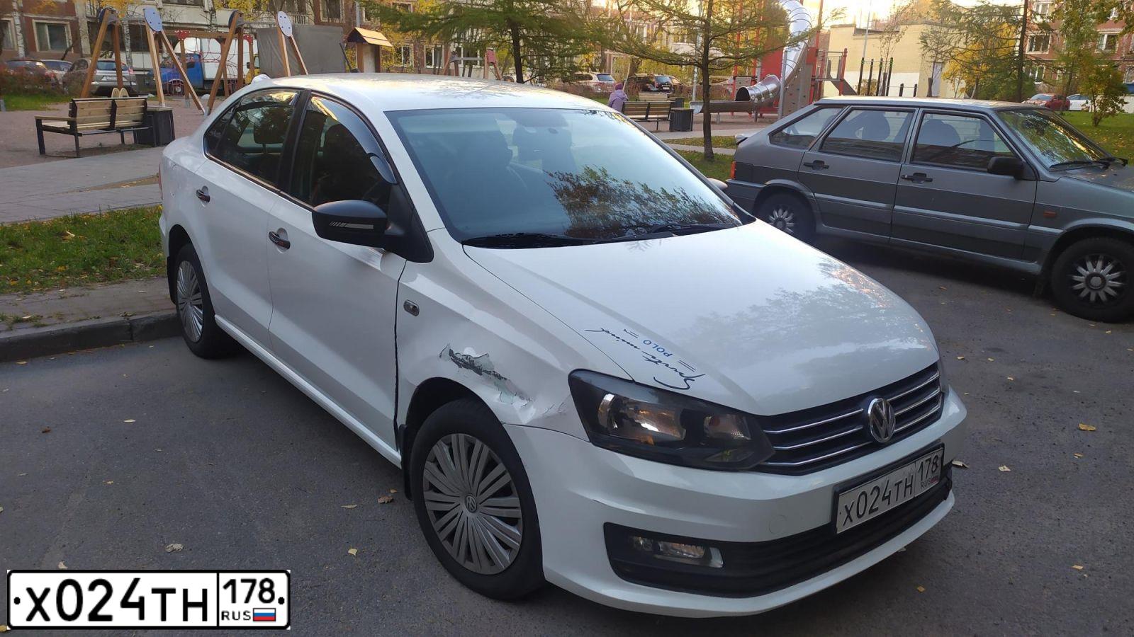 Фото автомобиля VOLKSWAGEN POLO, 2017 — госномер Х024ТН178. Цвет: БЕЛЫЙ