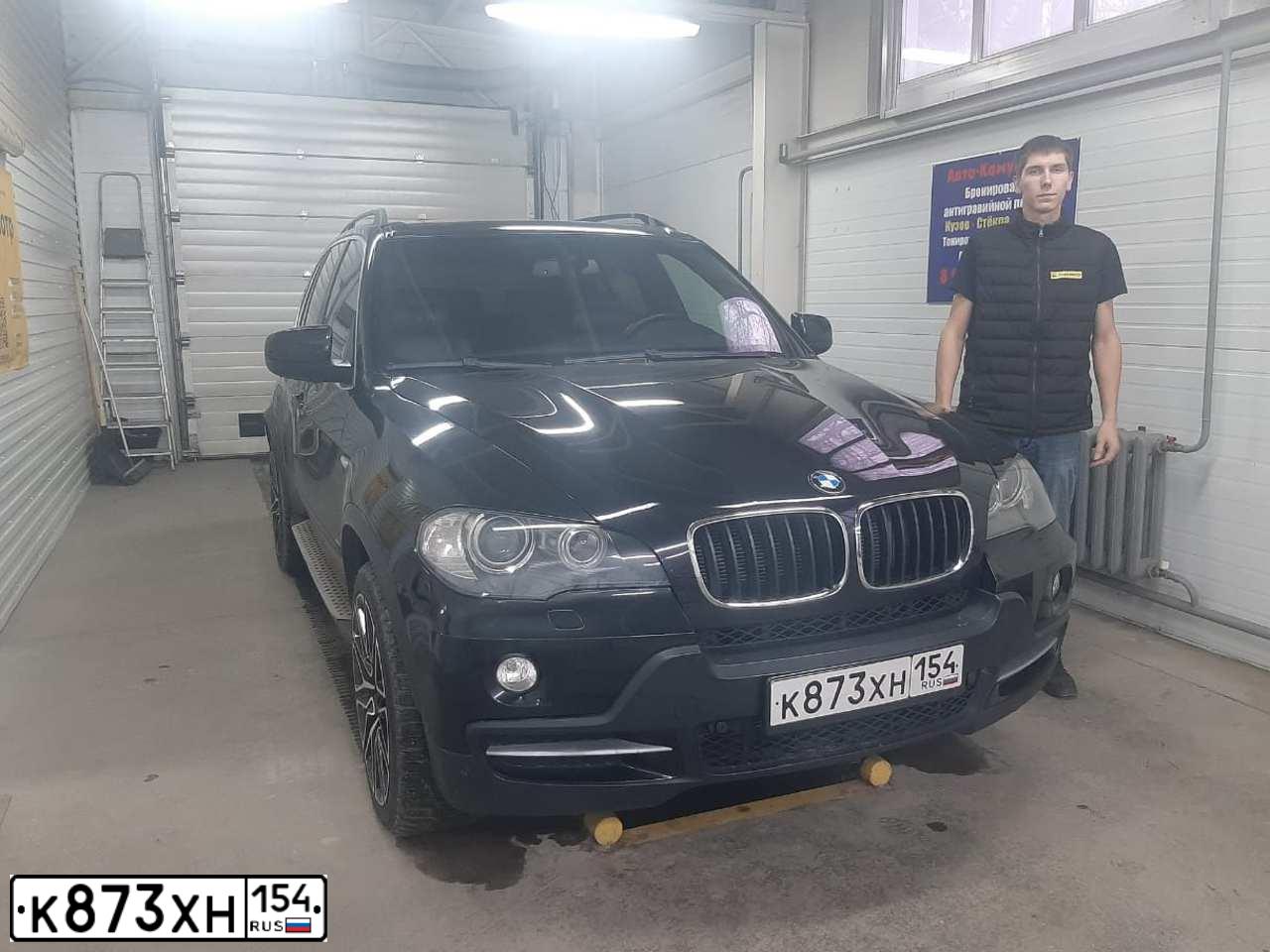 Фото автомобиля BMW X5, 2007 — госномер О916ХР154. Цвет: ЧЕРНЫЙ