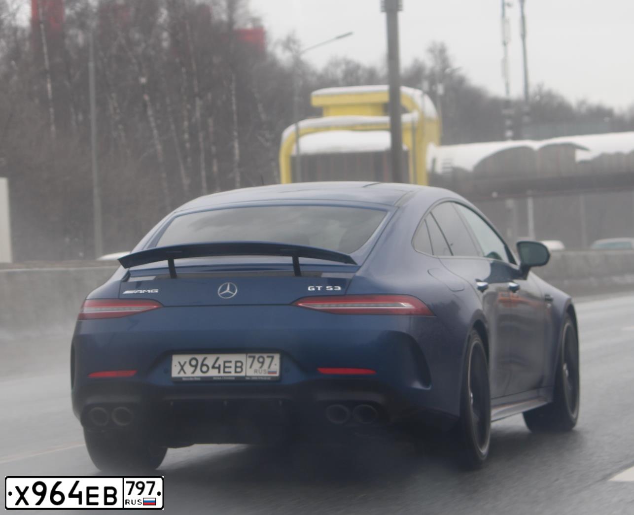Фото автомобиля MERCEDES-AMG AMG GT 53 4MATIC, 2021 — госномер Х964ЕВ797. Цвет: синий