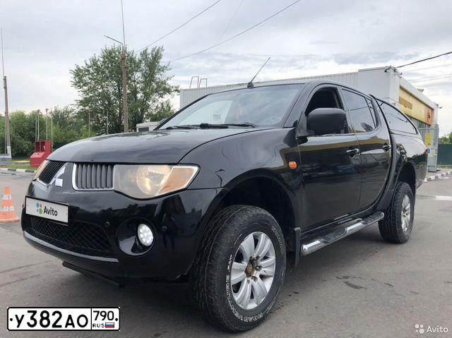 Фото автомобиля MITSUBISHI L200, 2008 — госномер У474УЕ152. Цвет: ЧЕРНЫЙ
