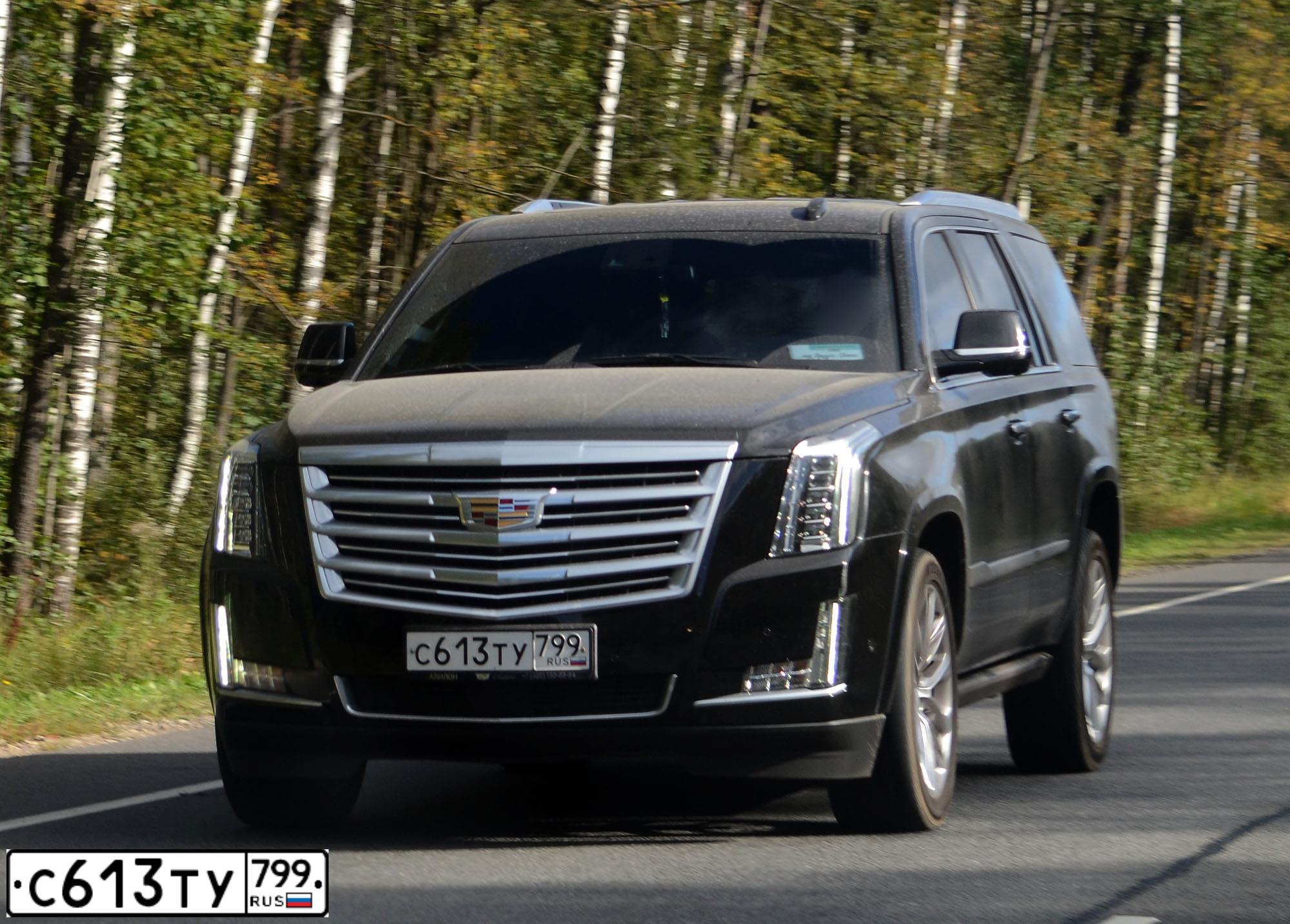 Фото автомобиля CADILLAC ESCALADE, 2019 — госномер С613ТУ799. Цвет: ЧЕРНЫЙ