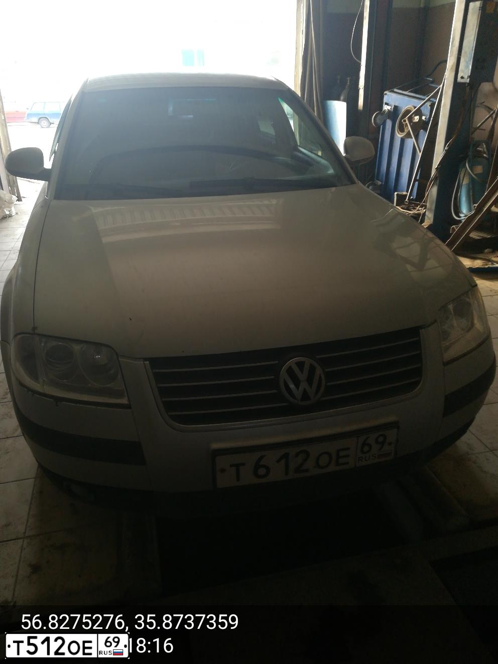 Фото автомобиля VOLVO XC90, 2007 — госномер Е888МВ69. Цвет: БОРДОВЫЙ