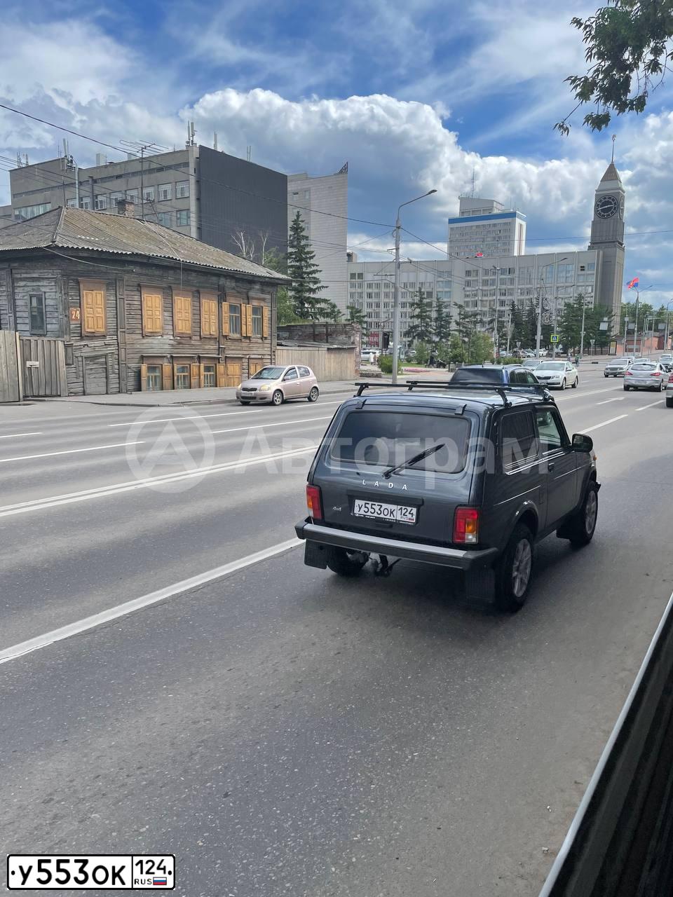 Фото автомобиля LADA 2121 NIVA, 2019 — госномер У553ОК124. Цвет: СЕРЕБРИСТО-ТЕМНО СЕРЫЙ