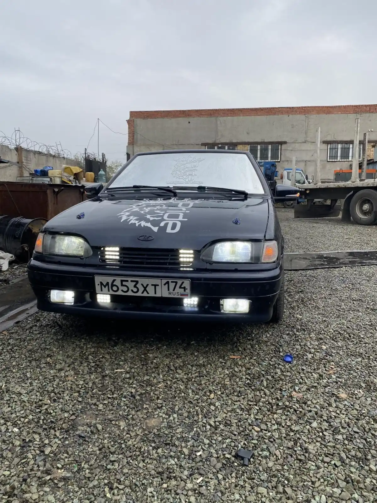 Фото автомобиля LADA 2113 SAMARA, 2008 — госномер М653ХТ174. Цвет: ГРАФИТОВЫЙ МЕТАЛЛИК