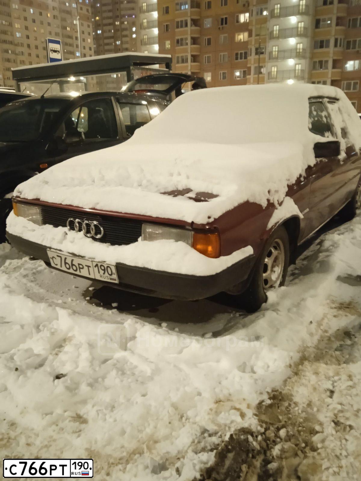Фото автомобиля AUDI 80, 1981 — госномер С766РТ190. Цвет: ВИШНЕВЫЙ