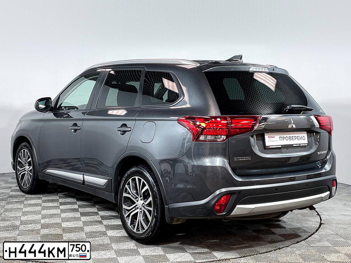 Фото автомобиля KIA SPORTAGE SLS, 2014 — госномер А464ЕА774. Цвет: Серебристый
