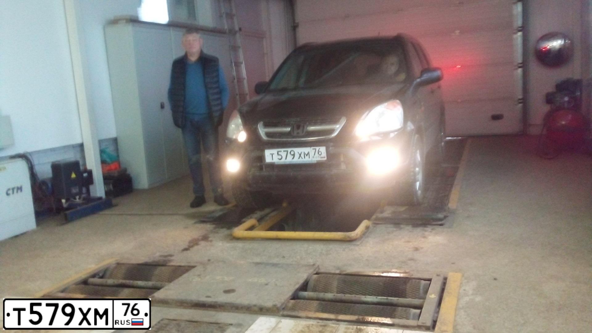 Фото автомобиля HONDA CR-V, 2003 — госномер Т579ХМ76. Цвет: ЧЕРНЫЙ