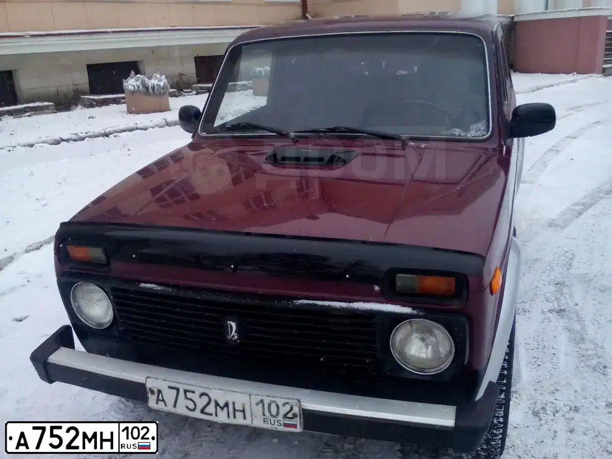 Фото автомобиля LADA 2121 NIVA, 2003 — госномер А752МН102. Цвет: ТЕМНО-БОРДОВЫЙ