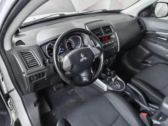 Фото автомобиля MITSUBISHI ASX, 2012 — госномер Т756СО799. Цвет: Белый