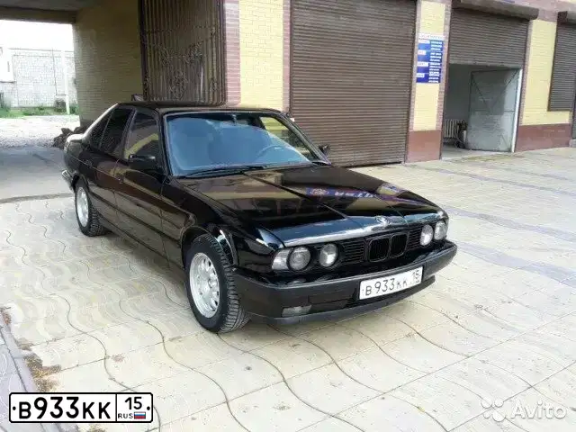 Фото автомобиля BMW W SERIE 5, 1991 — госномер Т710ВУ799. Цвет: ЧЕРНЫЙ