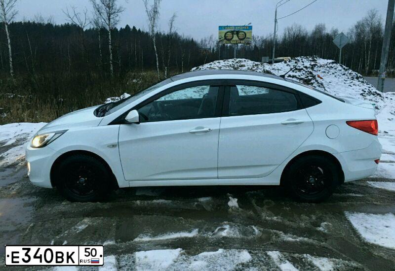 Фото автомобиля HYUNDAI SOLARIS, 2013 — госномер С044ОС790. Цвет: Белый