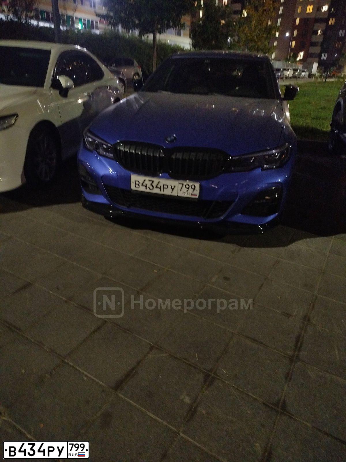 Фото автомобиля BMW SERIE 3, 2020 — госномер В434РУ799. Цвет: СИНИЙ