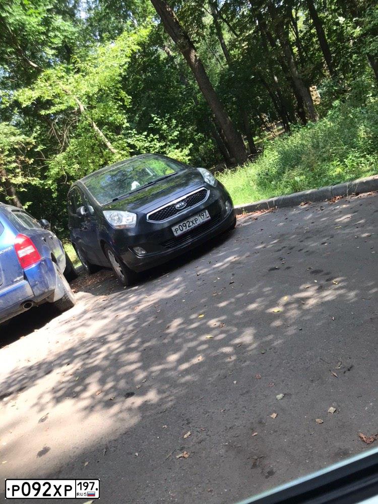 Фото автомобиля KIA VENGA, 2012 — госномер Р092ХР197. Цвет: ЧЕРНЫЙ