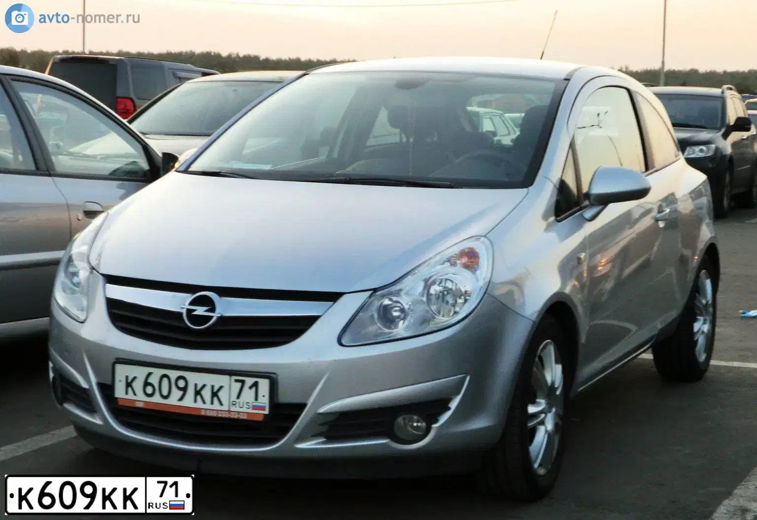 Фото автомобиля SKODA OCTAVIA, 2012 — госномер К609КК71. Цвет: Серебристый
