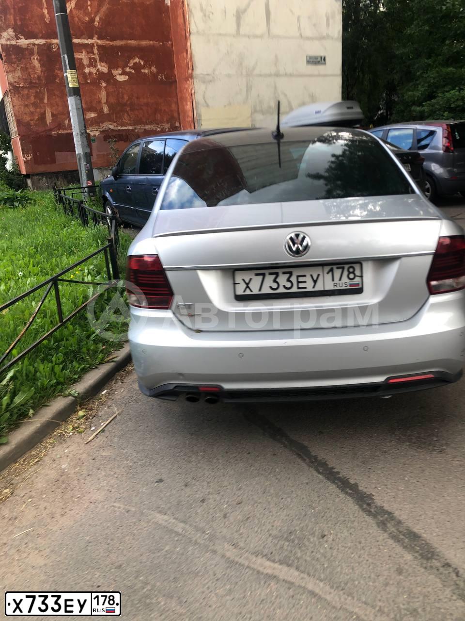 Фото автомобиля VOLKSWAGEN POLO, 2017 — госномер Х733ЕУ178. Цвет: СЕРЕБРИСТЫЙ