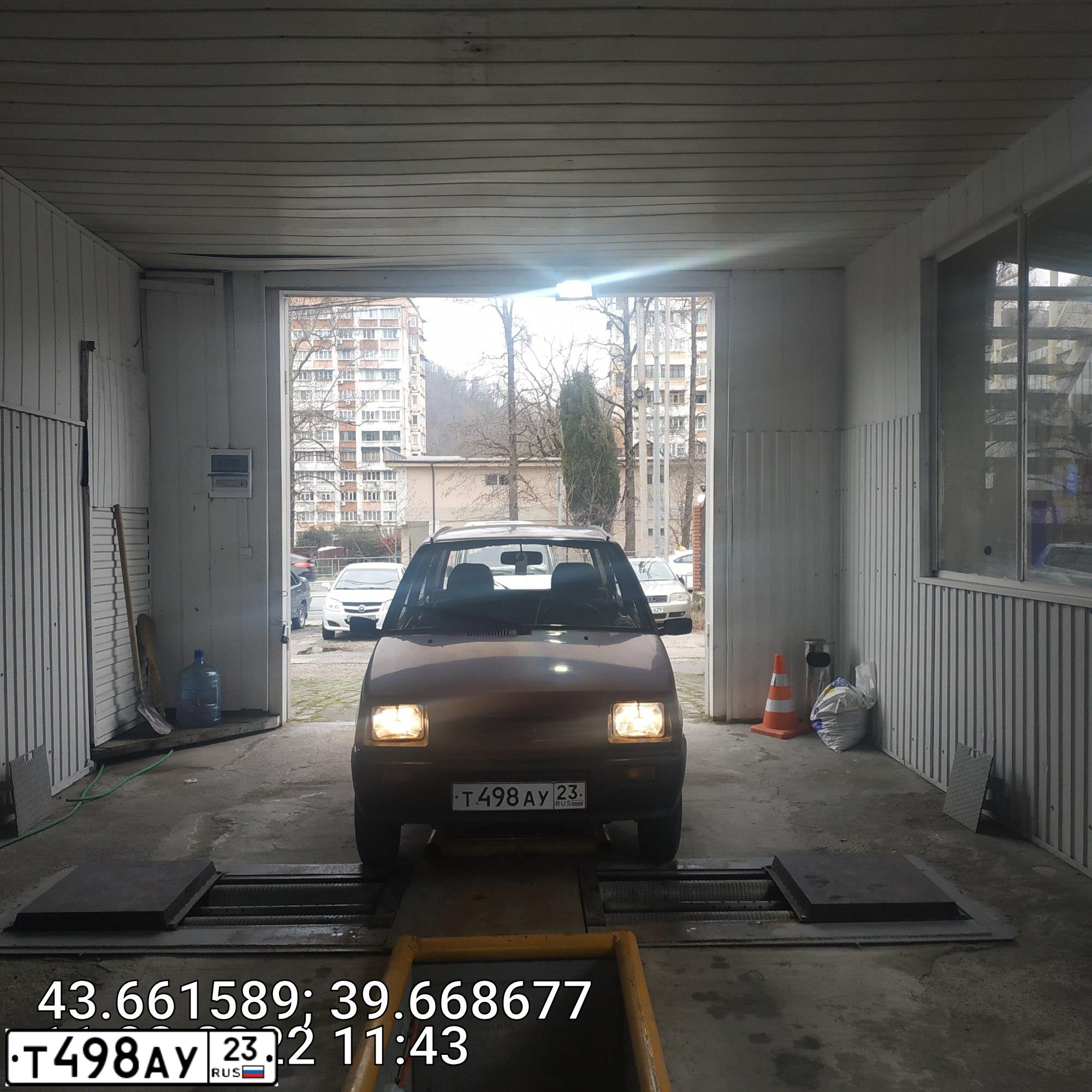 Фото автомобиля LADA OKA, 2002 — госномер В490МР193. Цвет: ГРАНАТ