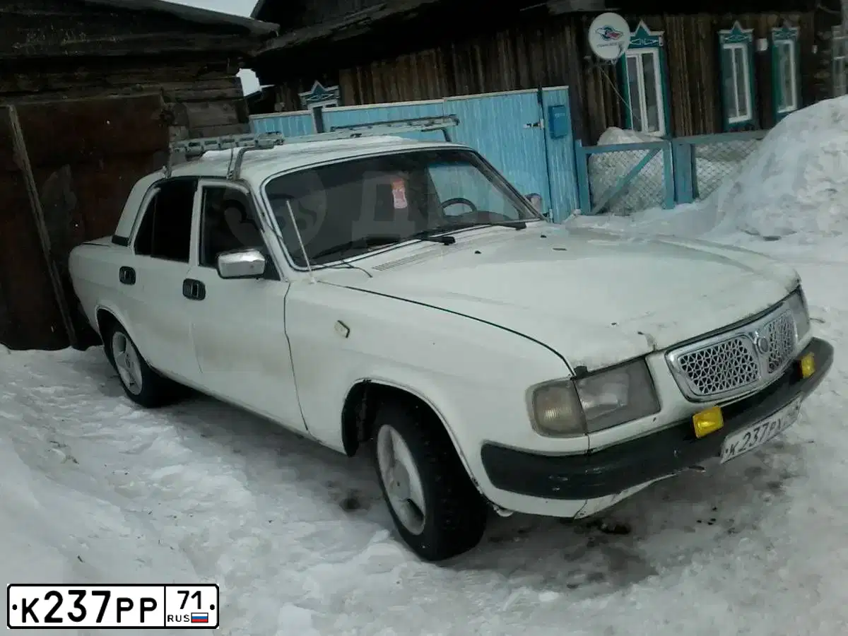 Фото автомобиля NISSAN MICRA, 1999 — госномер Н678ТУ90. Цвет: СИНИЙ