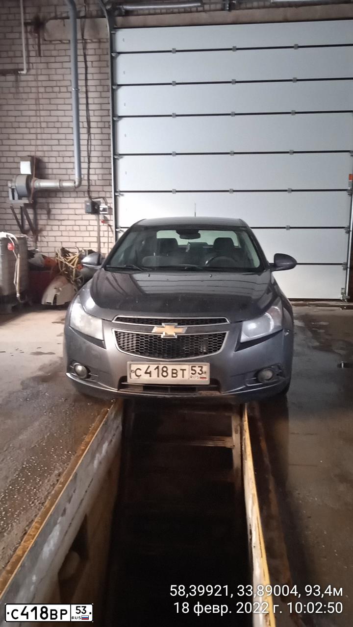 Фото автомобиля FORD FOCUS, 2010 — госномер С868НМ53. Цвет: ЧЕРНЫЙ