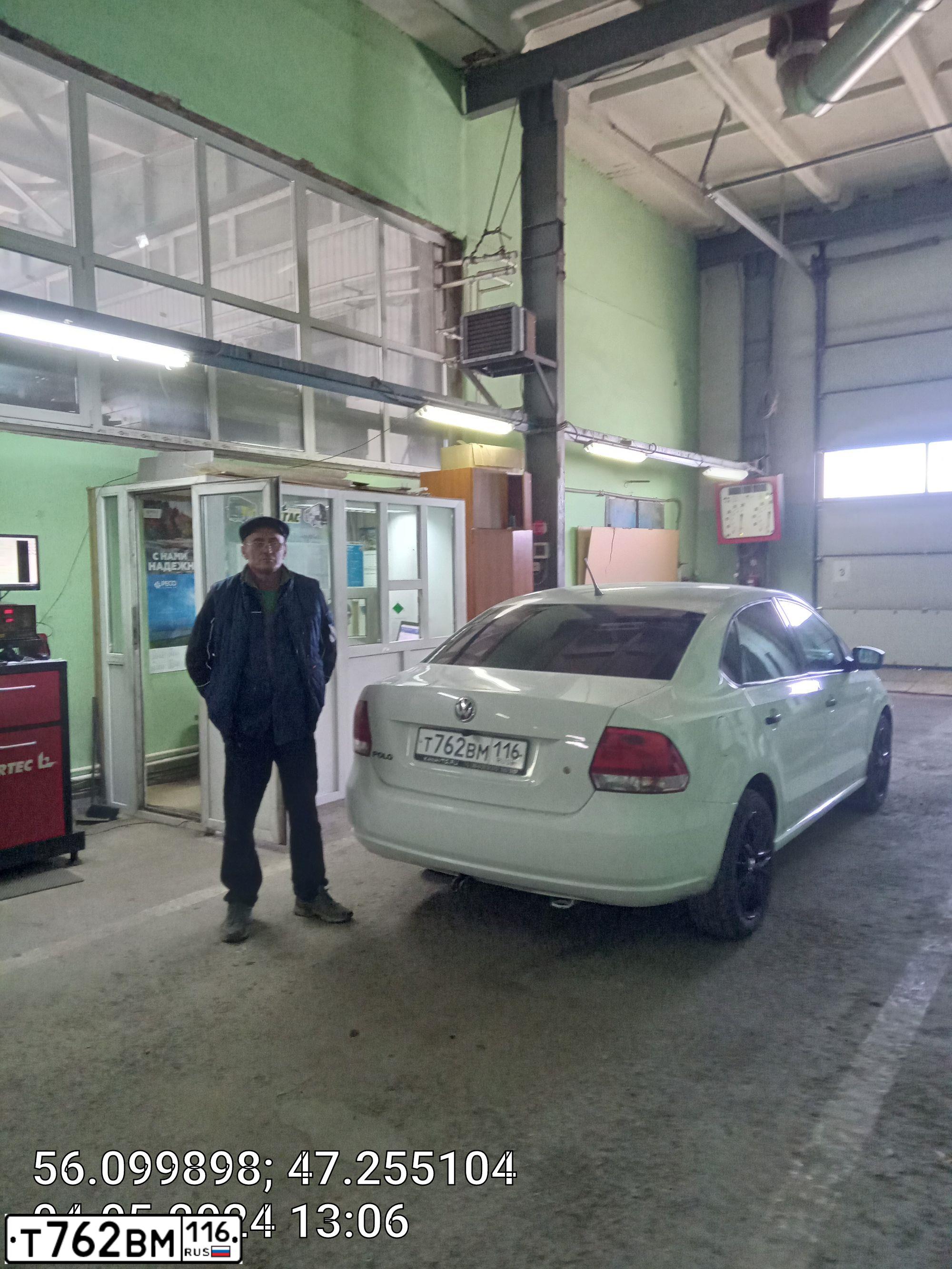 Фото автомобиля VOLKSWAGEN POLO, 2013 — госномер Т762ВМ116. Цвет: БЕЛЫЙ