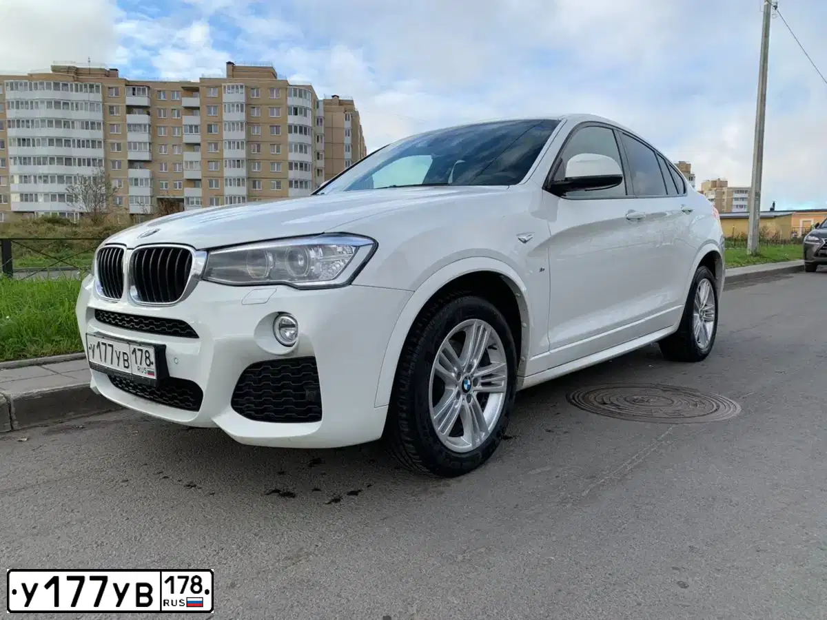 Фото автомобиля BMW X4, 2017 — госномер У177УВ178. Цвет: БЕЛЫЙ
