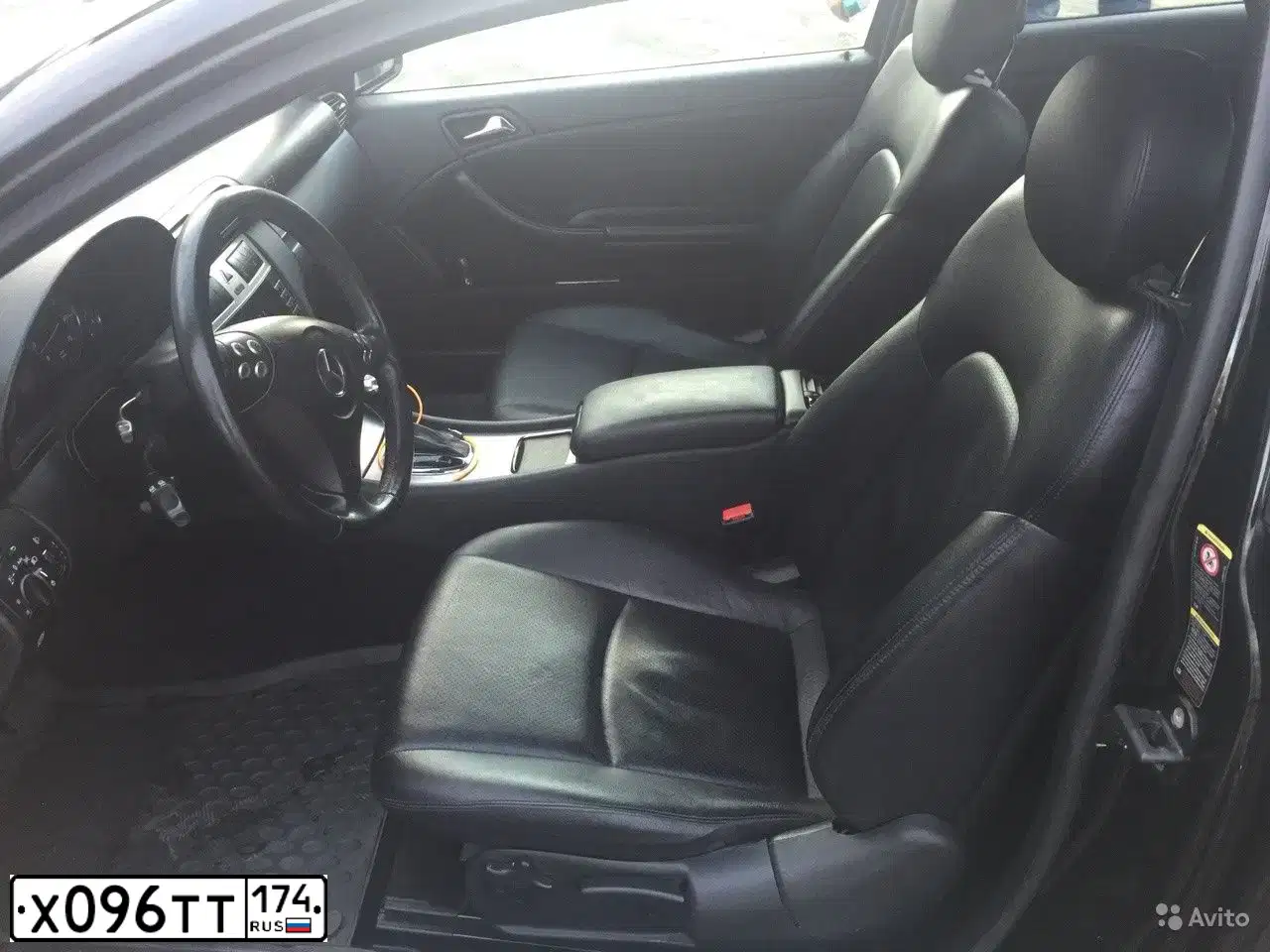 Фото автомобиля MERCEDES C-KLASSE, 2006 — госномер Х007УР74. Цвет: ЧЕРНЫЙ