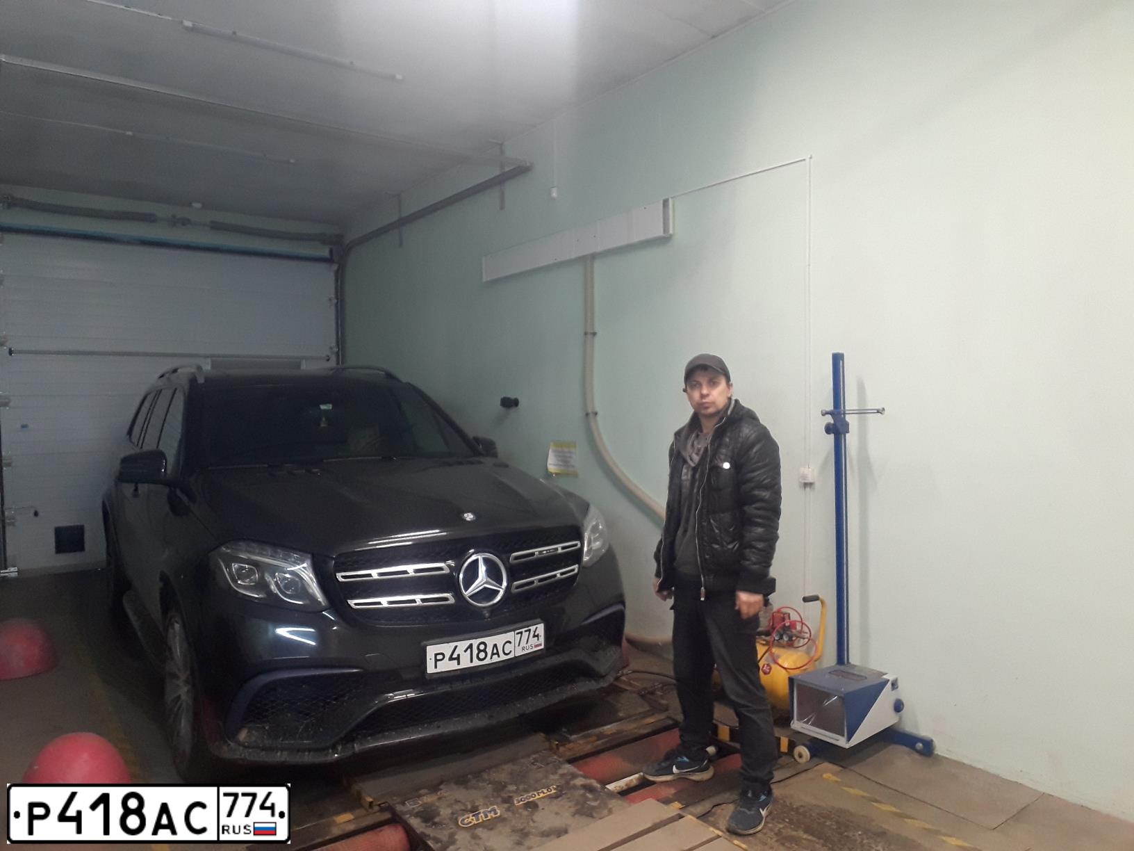 Фото автомобиля MERCEDES GL-KLASSE, 2016 — госномер Т888ВХ45. Цвет: ЧЕРНЫЙ