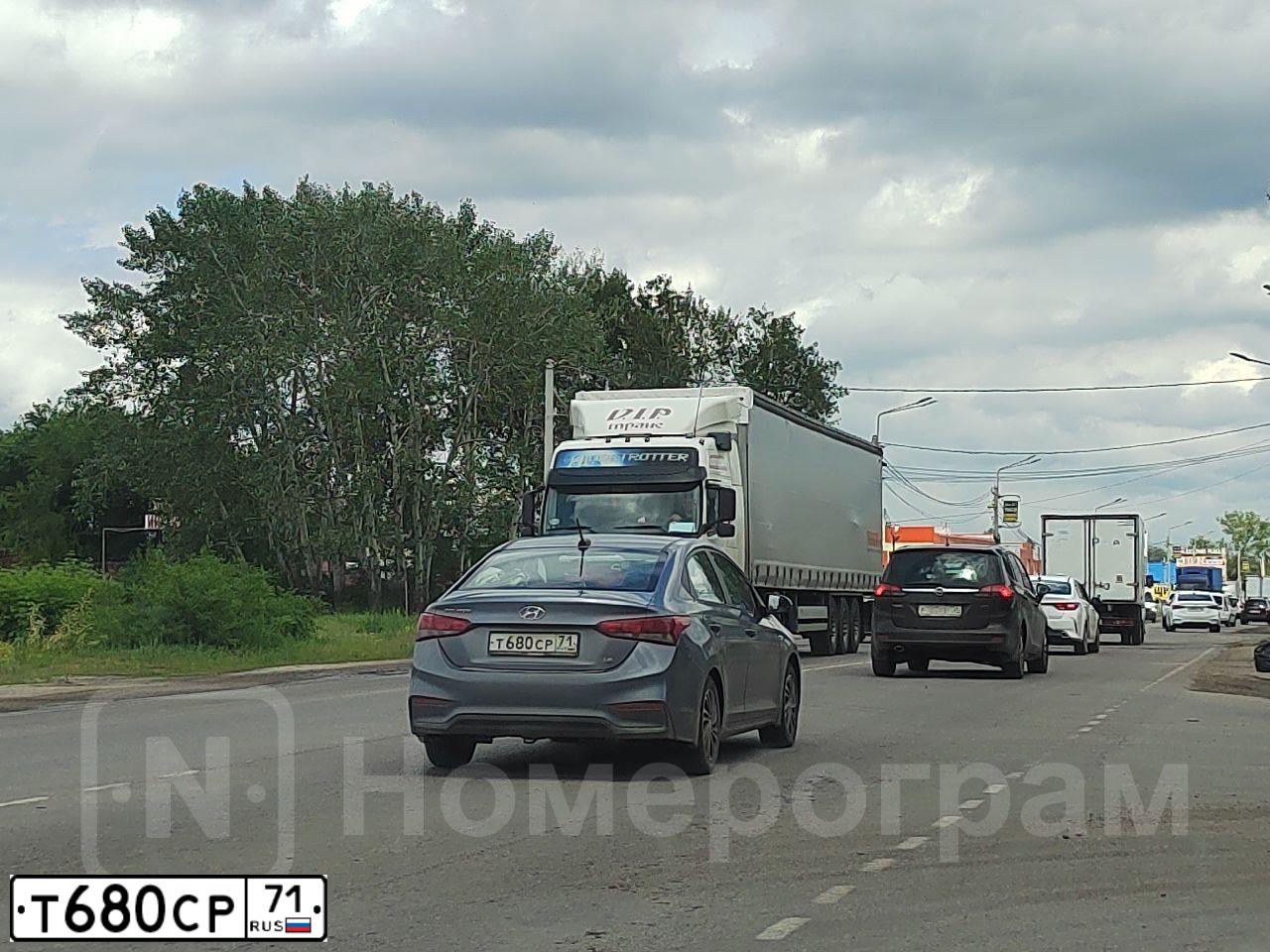 Фото автомобиля HYUNDAI SOLARIS, 2017 — госномер Т680СР71. Цвет: Серый