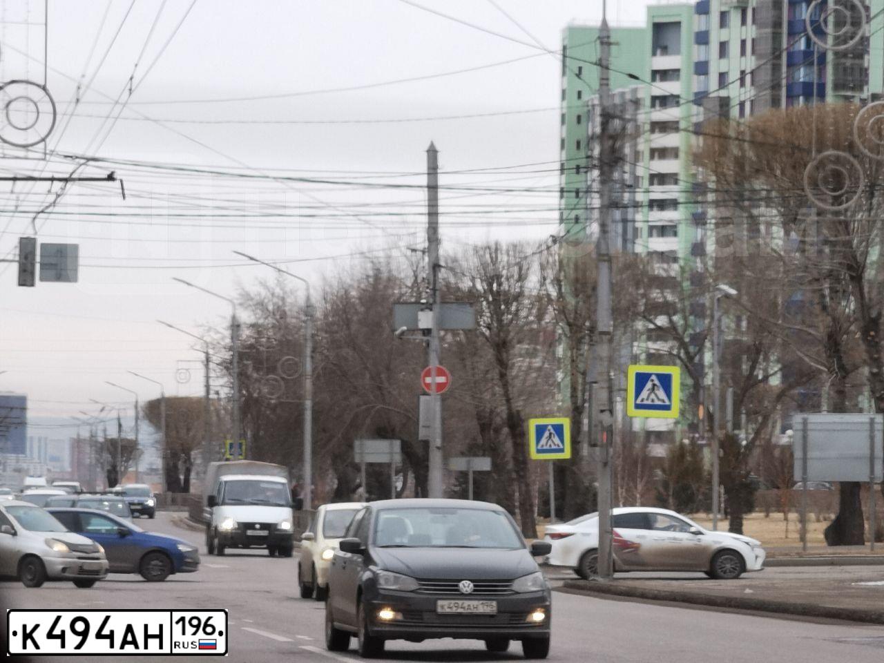 Фото автомобиля VOLKSWAGEN POLO, 2017 — госномер К538АР122. Цвет: ЧЕРНЫЙ