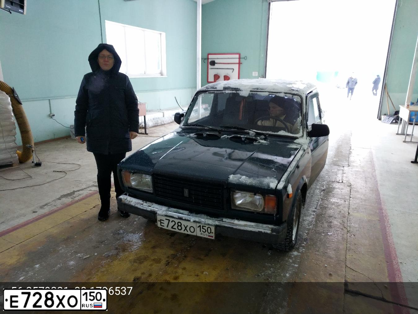 Фото автомобиля LADA 2107, 2005 — госномер В665МЕ977. Цвет: сине-зеленый