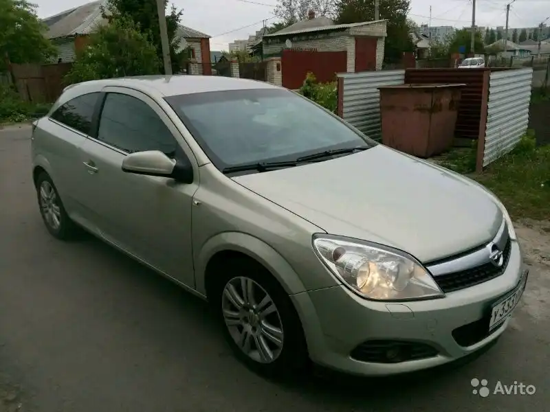 Фото автомобиля LADA 2105, 2008 — госномер У333УМ31. Цвет: ЯРКО-БЕЛЫЙ