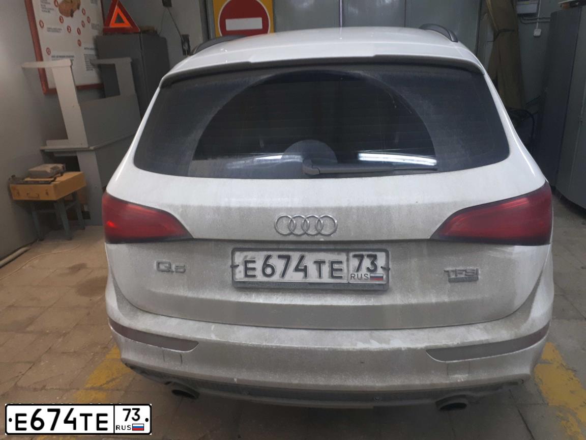 Фото автомобиля AUDI Q5, 2016 — госномер Е674ТЕ73. Цвет: БЕЛЫЙ