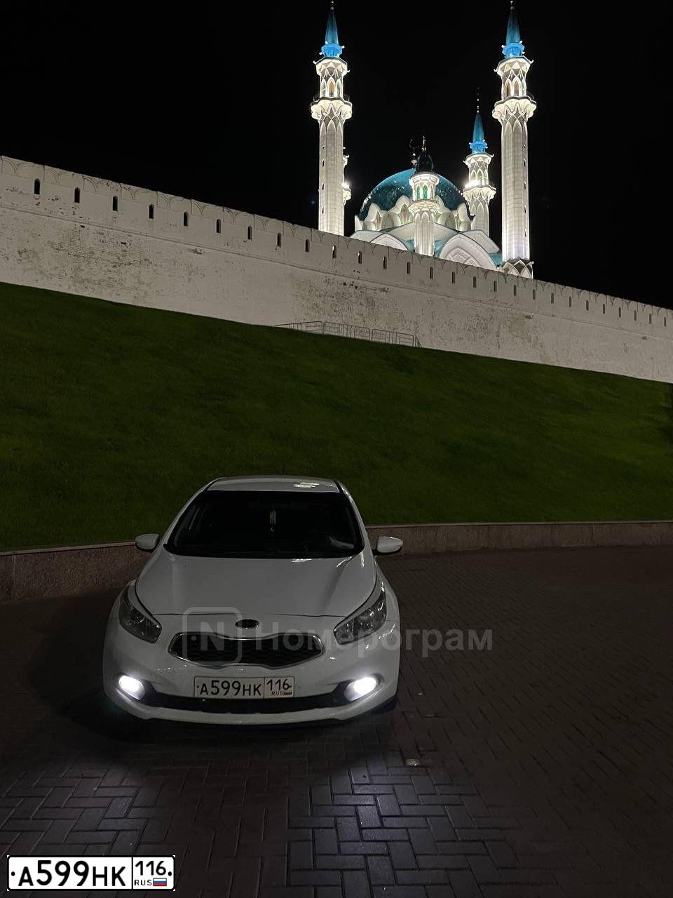Фото автомобиля KIA CEE'D, 2013 — госномер А599НК116. Цвет: Белый