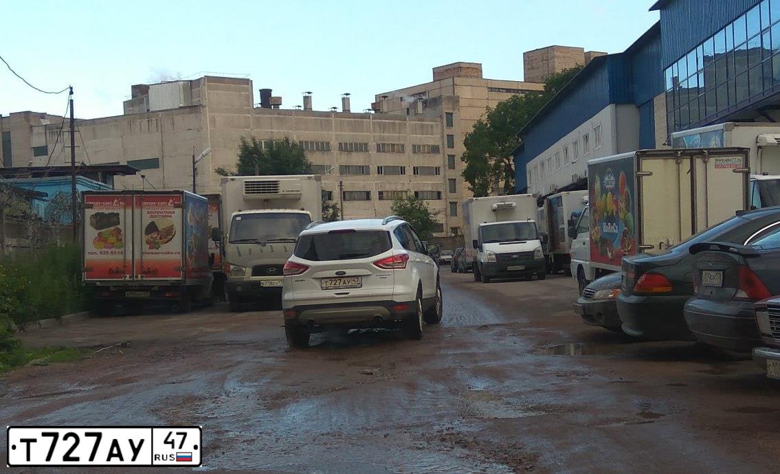 Фото автомобиля CITROEN C4, 2010 — госномер Т727АУ47. Цвет: ЧЕРНЫЙ