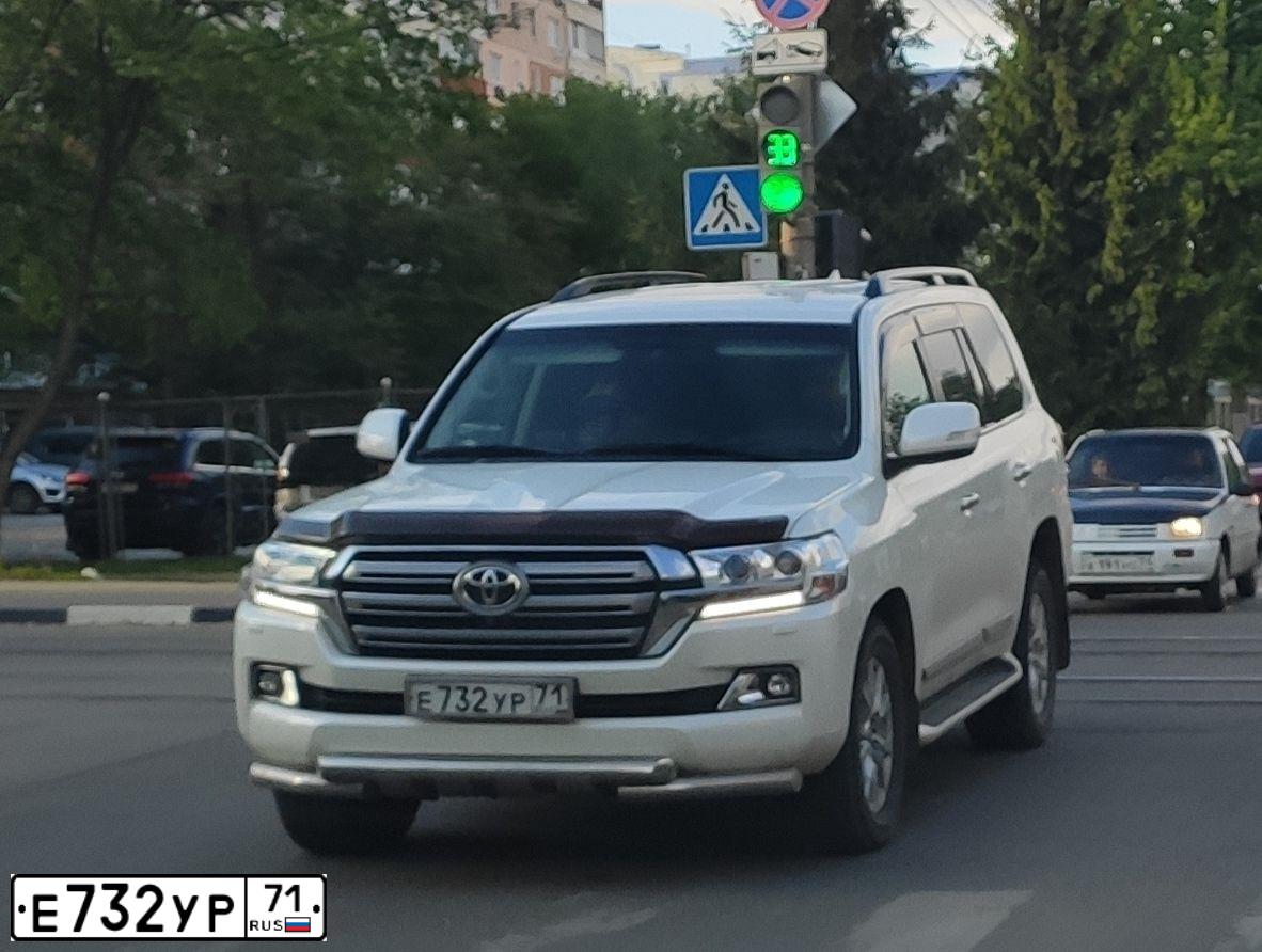 Фото автомобиля MITSUBISHI OUTLANDER, 2007 — госномер Р261ВК71. Цвет: СЕРЫЙ
