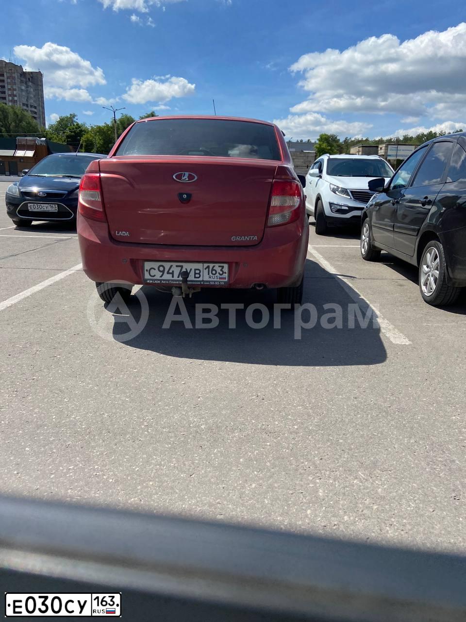 Фото автомобиля NISSAN MICRA, 2004 — госномер Е861ЕХ19. Цвет: ЗОЛОТИСТЫЙ