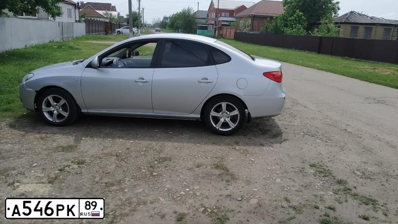 Фото автомобиля HYUNDAI ELANTRA, 2008 — госномер А546РК89. Цвет: СЕРЕБРИСТЫЙ