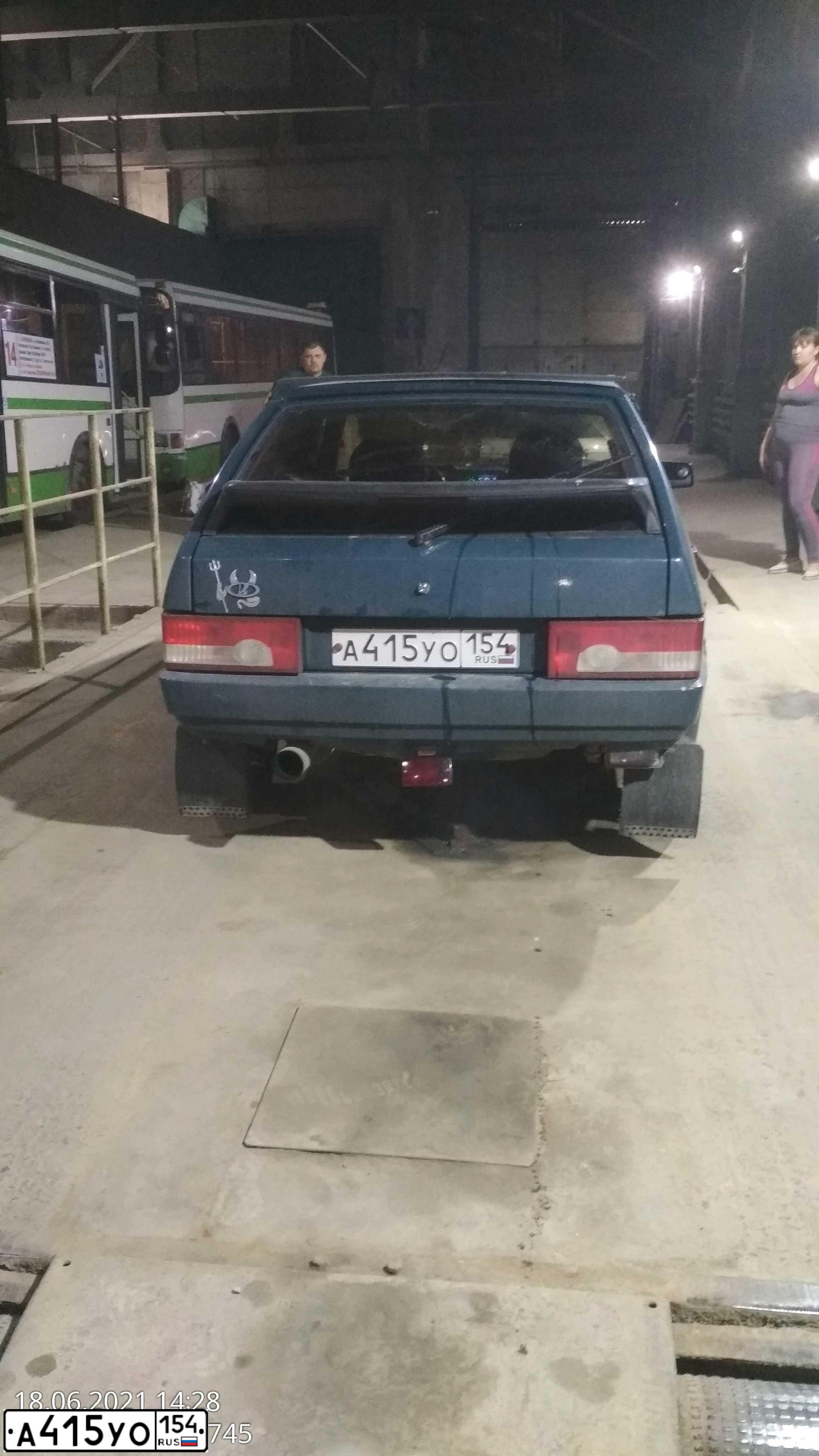 Фото автомобиля LADA 2109 SAMARA, 2000 — госномер А415УО154. Цвет: СИНЕ ЗЕЛЕНЫЙ