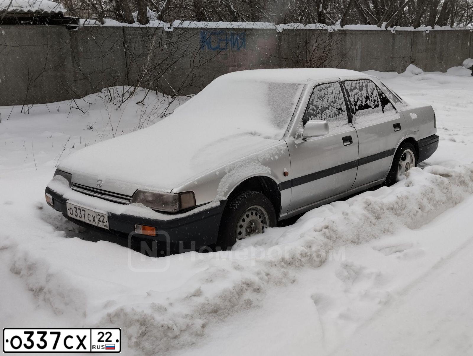 Фото автомобиля HONDA ACCORD, 1989 — госномер О337СХ22. Цвет: Серебристый