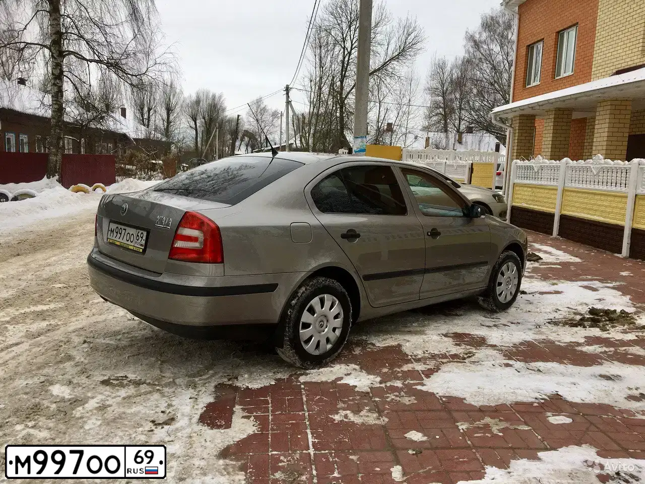 Фото автомобиля SKODA OCTAVIA, 2007 — госномер К962АК53. Цвет: СЕРЫЙ