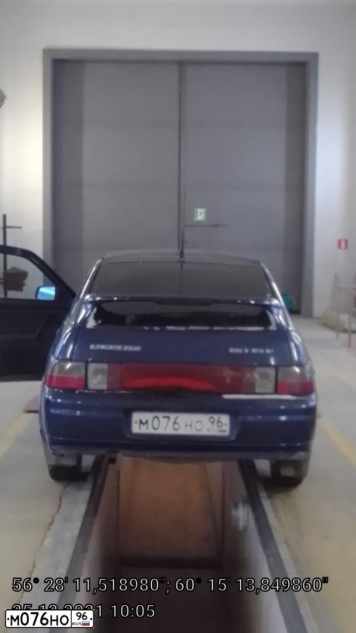 Фото автомобиля LADA 2112, 2007 — госномер М076НО96. Цвет: ТЕМНО-СИНИЙ