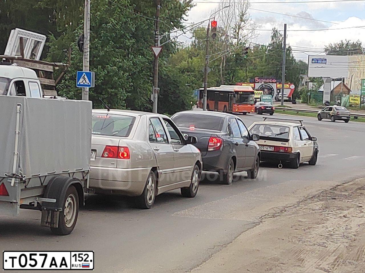 Фото автомобиля HYUNDAI SANTA FE, 2011 — госномер Т057АА152. Цвет: ЧЕРНЫЙ