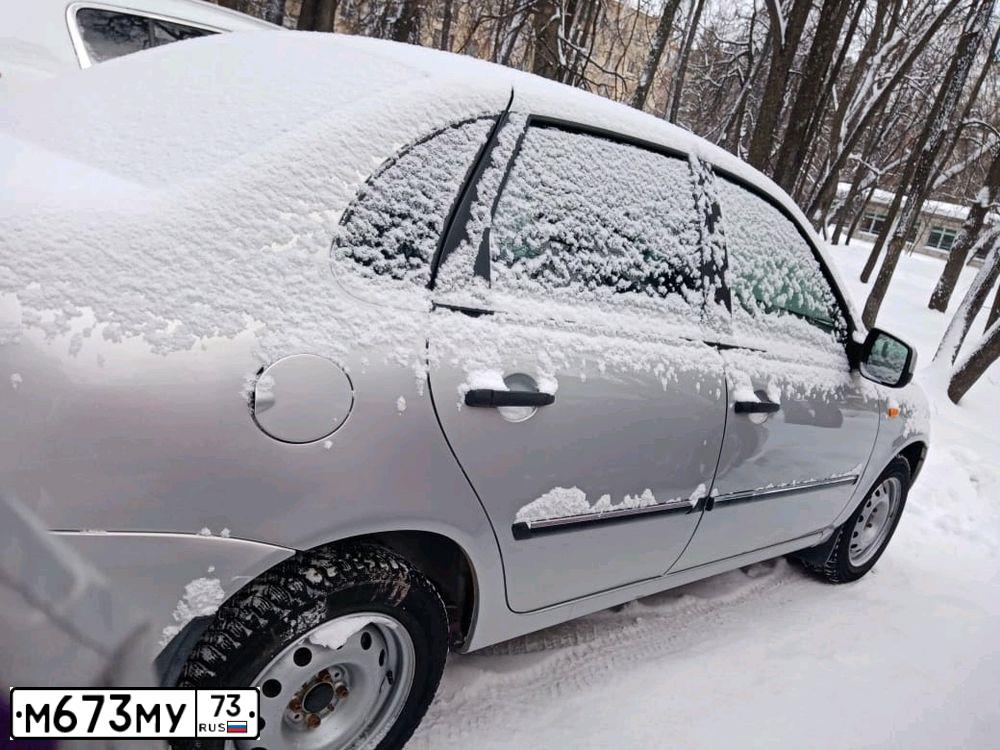 Фото автомобиля LADA 1118 KALINA, 2010 — госномер М673МУ73. Цвет: Серебристый