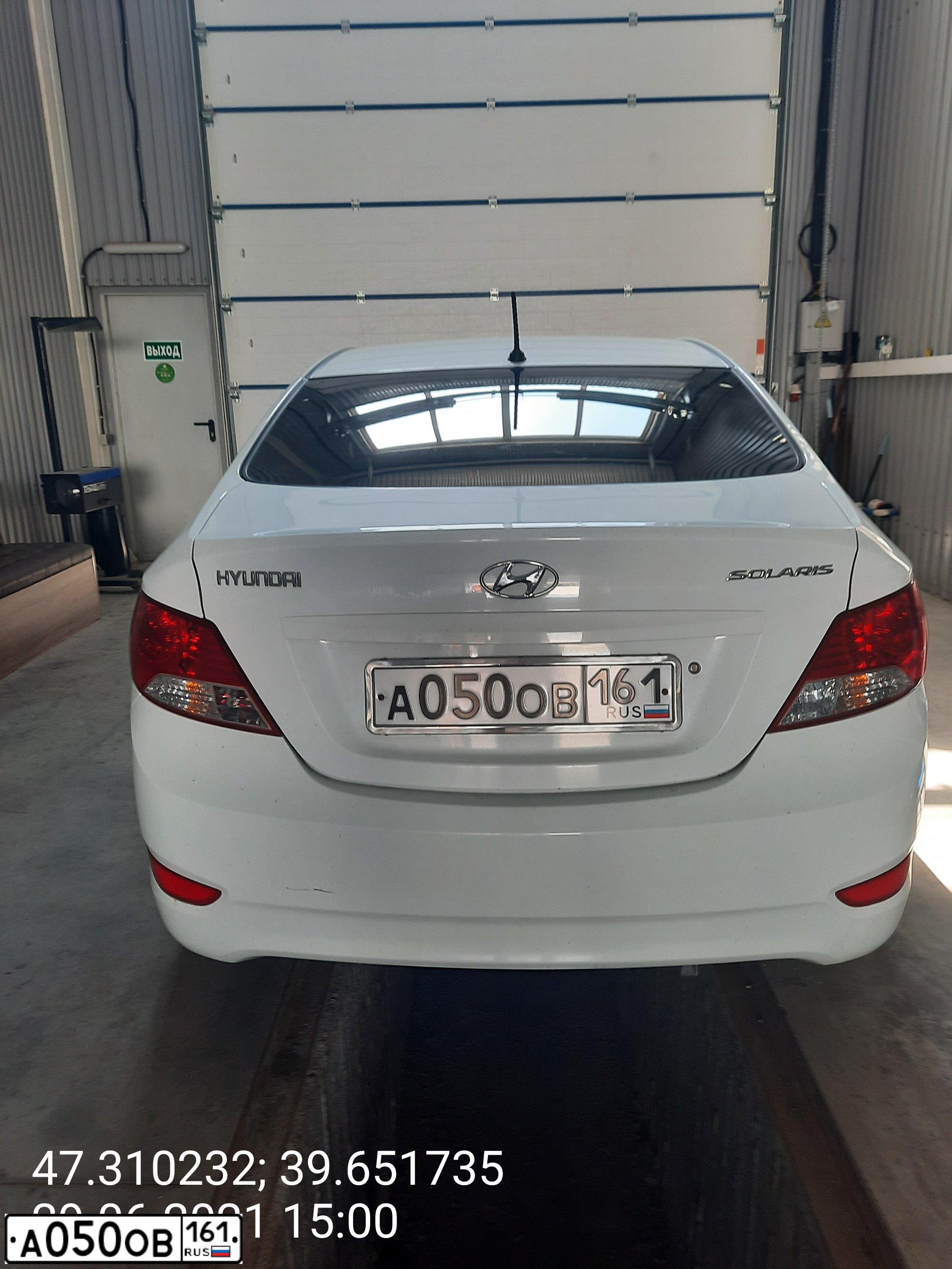 Фото автомобиля HYUNDAI SOLARIS, 2011 — госномер А050ОВ161. Цвет: БЕЛЫЙ