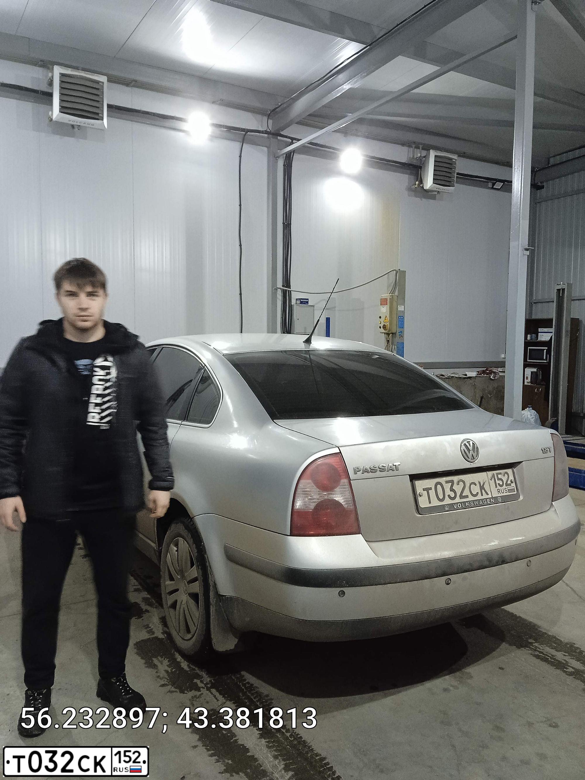 Фото автомобиля VOLKSWAGEN PASSAT, 2002 — госномер А737ЕО252. Цвет: СВЕТЛО-СЕРЫЙ