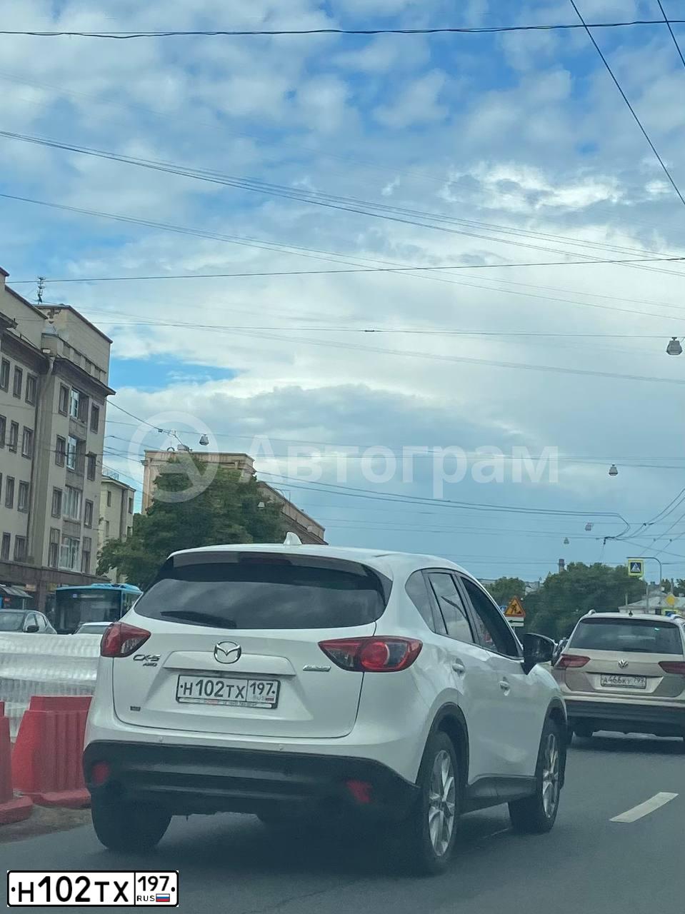 Фото автомобиля MAZDA CX-5, 2012 — госномер Н102ТХ197. Цвет: БЕЛЫЙ