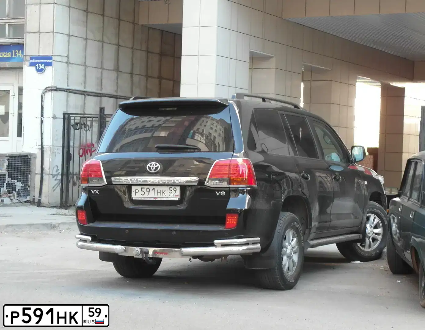 Фото автомобиля TOYOTA LANDCRUISER 200, 2007 — госномер Н734АА159. Цвет: ЧЕРНЫЙ