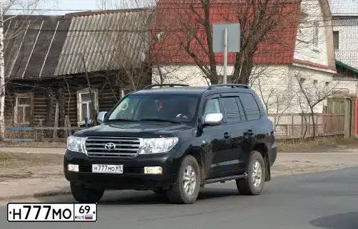 Фото автомобиля TOYOTA LANDCRUISER 200, 2008 — госномер Н777МО69. Цвет: ЧЕРНЫЙ
