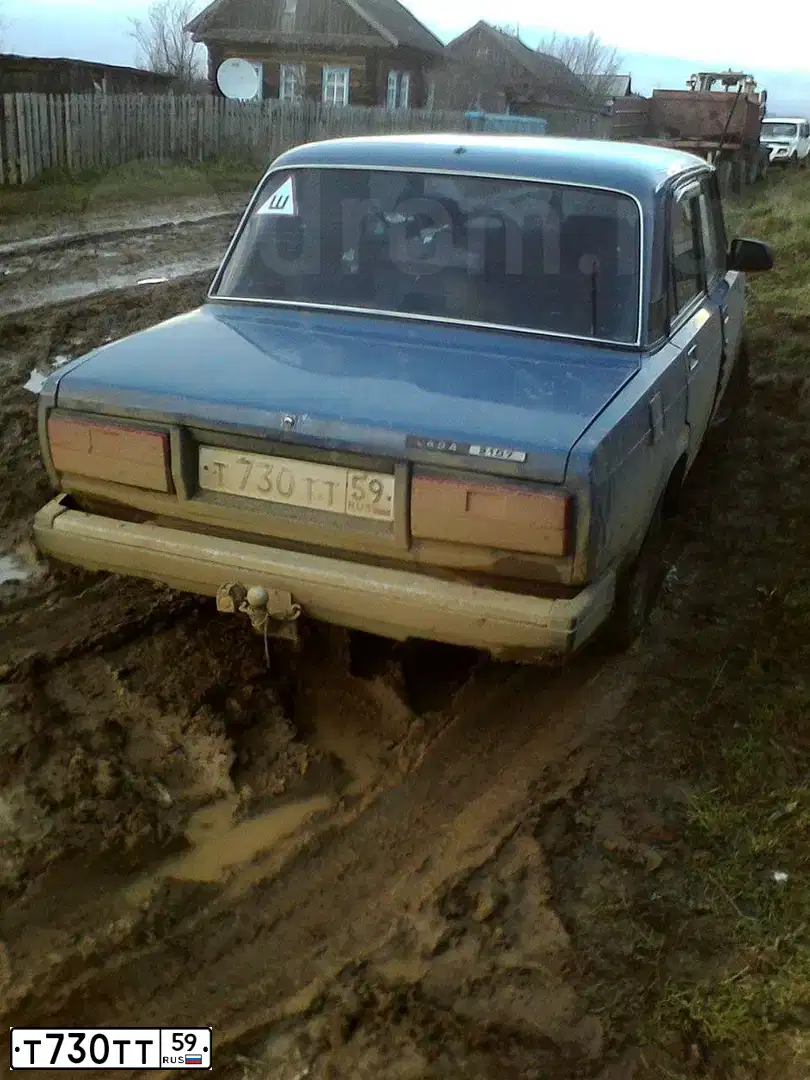 Фото автомобиля LADA 2107, 2006 — госномер Е062ТЕ59. Цвет: синий